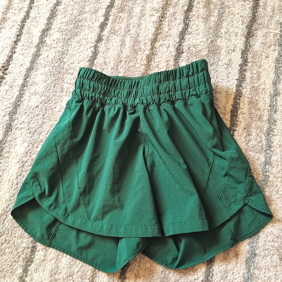 lululemon athletica Pants - Lululemon 4" shorts